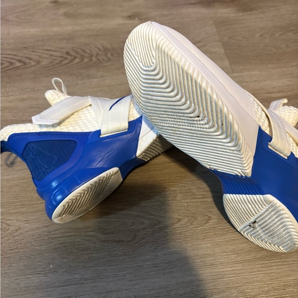Men’s Nike Lebron Soldier XII Basketball Shoes White/Blue - Size 12 main image 4